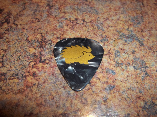 Guitar Pick Medium Celluloid - Hedgehog - Gold on Black Pearl Plastic