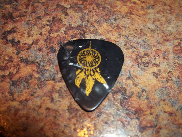 Guitar Pick Medium Celluloid - Dreamcatcher - Gold on Black Pearl Plastic