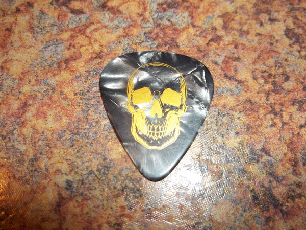 Guitar Pick Medium Celluloid - Skull - Gold on Black Pearl Plastic